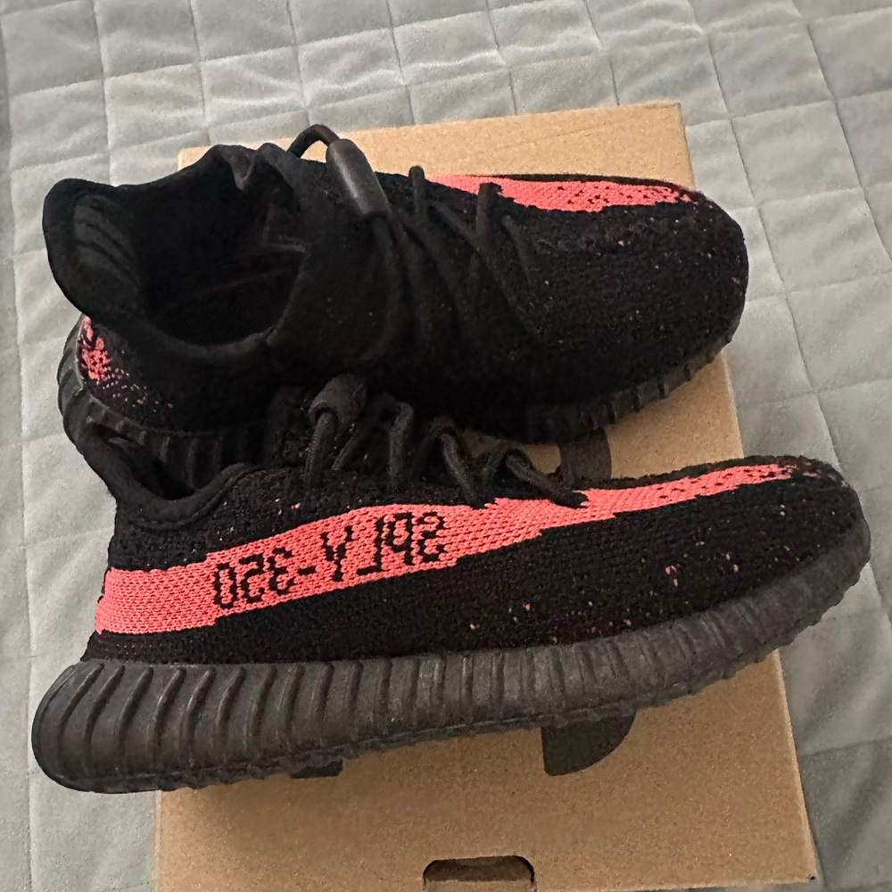 Yeezy Boost 350 VS